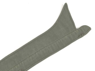 Kragen zum Anknöpfen für ein Wehrmachtshemd. Gemessen vom jeweils äusseren Ende Knopfloch 39,5cm