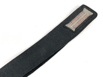 Kragen für eine Feldbluse Modell 1936 des Heeres. Gemessen auf Höhe der Falte 42,5cm. Original vernähte Kragenspiegel Panzertruppe. Ungereinigtes Stück