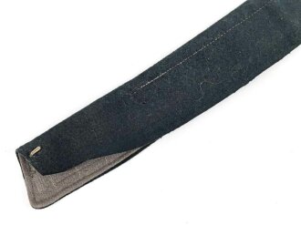 Kragen für eine Feldbluse Modell 1936 des Heeres. Gemessen auf Höhe der Falte 42,5cm. Original vernähte Kragenspiegel Panzertruppe. Ungereinigtes Stück