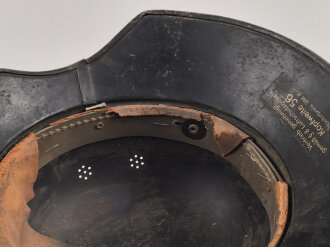 Stahlhelm Luftschutz , Originallack und Abzeichen, Innenfutter defekt