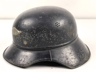 Stahlhelm Luftschutz , Originallack und Abzeichen, Innenfutter defekt