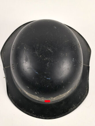 Stahlhelm Luftschutz , Originallack und Abzeichen, Innenfutter defekt