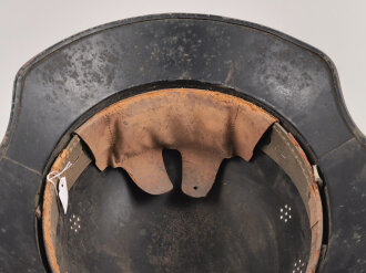 Stahlhelm Luftschutz , Originallack und Abzeichen, Innenfutter defekt