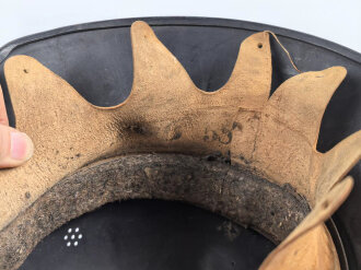 Stahlhelm Luftschutz , Originallack. Abzeichen und Beschriftung im Nacken sauber entfernt.