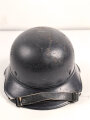 Stahlhelm Luftschutz , Originallack. Abzeichen und Beschriftung im Nacken sauber entfernt.