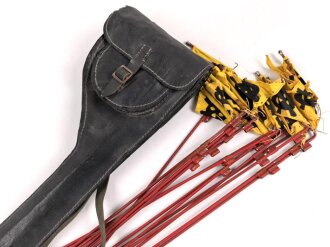 Satz Gaswarnfähnchen Wehrmacht. 15 Fähnchen in Hülle aus Ersatzmaterial , ungereinigt