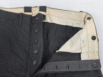 Schwarze Stiefelhose, wohl für einen Angehörigen des NSKK. Eigentumstück in gutem Gesamtzustand