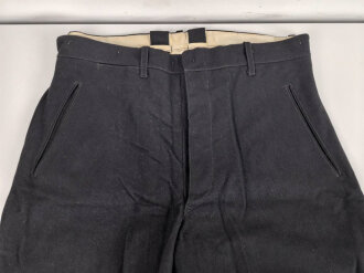 Schwarze Stiefelhose, wohl für einen Angehörigen des NSKK. Eigentumstück in gutem Gesamtzustand