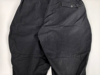 Schwarze Stiefelhose, wohl für einen Angehörigen des NSKK. Eigentumstück in gutem Gesamtzustand