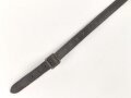 Stahlhelm Kinnriemen Wehrmacht, neuzeitliche Fertigung. Angetrocknet, ungereinigt