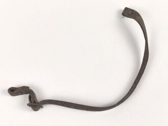 Stahlhelm Kinnriemen Wehrmacht, neuzeitliche Fertigung. Ausgetrocknet, ungereinigt