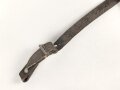 Stahlhelm Kinnriemen Wehrmacht, neuzeitliche Fertigung. Ausgetrocknet, ungereinigt