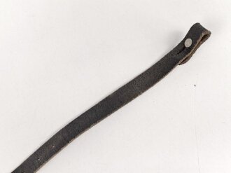 Stahlhelm Kinnriemen Wehrmacht, neuzeitliche Fertigung. Ungereinigt