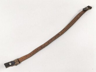 Stahlhelm Kinnriemen Wehrmacht, neuzeitliche Fertigung. Ungereinigt