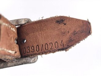 Stahlhelm Kinnriemen Wehrmacht, neuzeitliche Fertigung. Ungereinigt