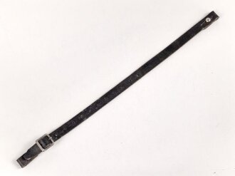 Stahlhelm Kinnriemen Wehrmacht, neuzeitliche Fertigung. Ungereinigt