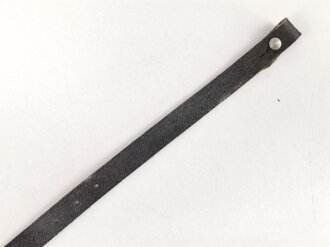 Stahlhelm Kinnriemen Wehrmacht, neuzeitliche Fertigung. Ungereinigt