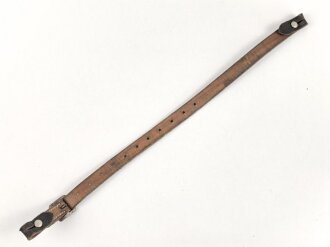 Stahlhelm Kinnriemen Wehrmacht, neuzeitliche Fertigung. Ungereinigt