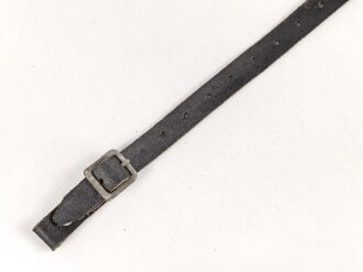 Stahlhelm Kinnriemen Wehrmacht, neuzeitliche Fertigung. Ungereinigt
