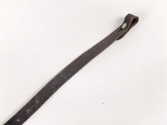 Stahlhelm Kinnriemen Wehrmacht, neuzeitliche Fertigung. Ungereinigt