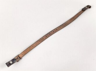 Stahlhelm Kinnriemen Wehrmacht, neuzeitliche Fertigung. Ungereinigt