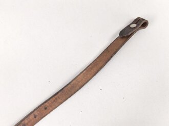 Stahlhelm Kinnriemen Wehrmacht, neuzeitliche Fertigung. Ungereinigt