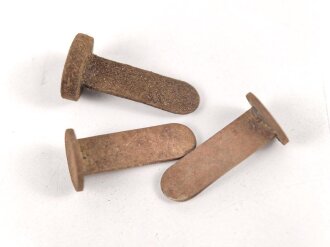 1. Weltkrieg, Satz Stahlhelm Nieten, neuzeitliche Fertigung, angerostet