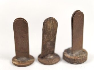 1. Weltkrieg, Satz Stahlhelm Nieten, neuzeitliche Fertigung, angerostet