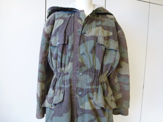 Waffen SS Tarnparka ( sog.Charkovparka ) aus italienischem Stoff. Sehr gut erhaltenes Stück mit wenigen Fehlstellen, Farbfrisch