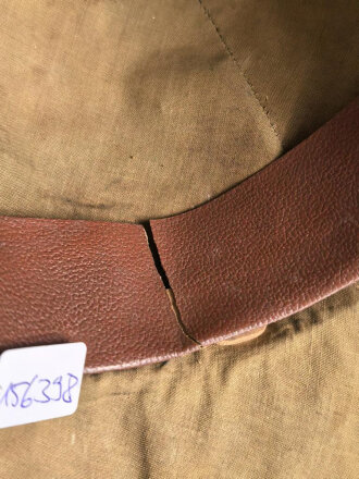 Italien, Tropenhelm Modell 1940. Die Lüftungssiebe fehlen, ungereinigtes Stück