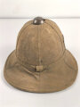 Italien, Tropenhelm Modell 1940. Die Lüftungssiebe fehlen, ungereinigtes Stück