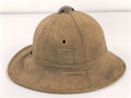 Italien, Tropenhelm Modell 1940. Die Lüftungssiebe fehlen, ungereinigtes Stück