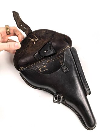 1.Weltkrieg,  Koffertasche zur Pistole P08. Dunkelbraunes Leder, die Stempelung im Deckel entfernt