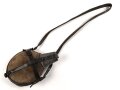 1.Weltkrieg,  Labeflasche datiert 1917. das Leder angetrocknet, ungereinigtes Stück