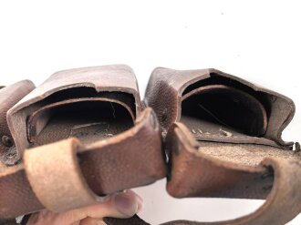 1. Weltkrieg, Paar Patronentasche für Berittene, getragene Stücke, datiert 1914, Kammerstücke Ulanen Regiment 7