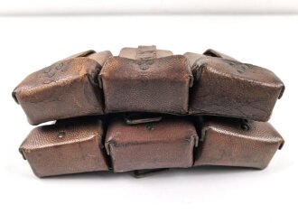 1. Weltkrieg, Paar Patronentasche für Berittene, getragene Stücke, datiert 1914, Kammerstücke Ulanen Regiment 7