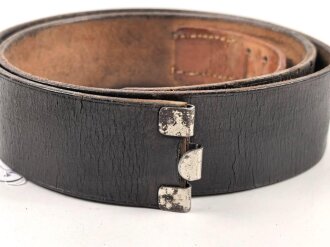 Koppelriemen für Angehörige von Parteiverbänden. Geschwärztes Leder, Gesamtlänge 96cm