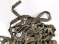 Konvolut Riemen für Gasmasken und Behälter der Wehrmacht. Alles mehr oder weniger defekt