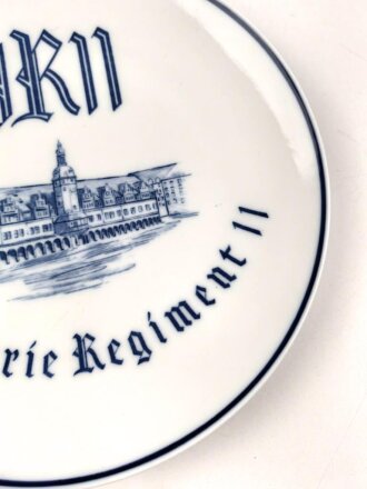 Infanterie Regiment 11 Leipzig, Erinnerungsteller aus Porzellan, anufaktur Meissen. Unbeschädigtes Stück