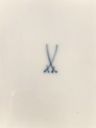 Infanterie Regiment 11 Leipzig, Erinnerungsteller aus Porzellan, Manufaktur Meissen. Unbeschädigtes Stück