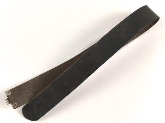 Koppelriemen für Angehörige von Parteiverbänden. Geschwärztes Leder, Gesamtlänge 85cm. Angetrocknet, ungereinigt