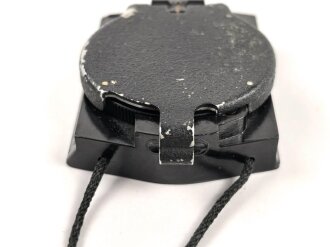 Kompass Wehrmacht aus schwarzer Preßmasse , Hersteller" cxn" .Gebraucht