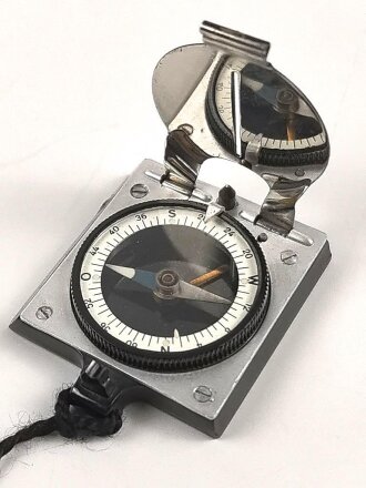 "Marschkompass Jugend" aus schwarzer Preßmasse , guter Zustand