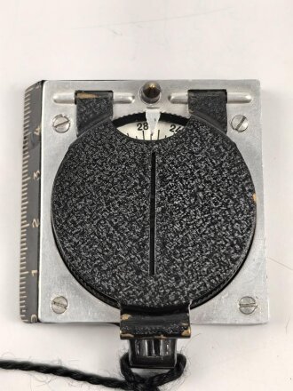 "Marschkompass Jugend" aus schwarzer Preßmasse , guter Zustand