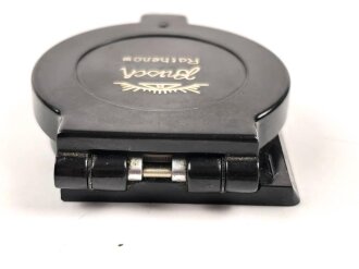 Kompass Wehrmacht aus schwarzer Preßmasse , Hersteller" Busch Rathenow" .Gebraucht