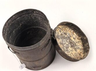 1. Weltkrieg, Bereitschaftsbüchse für eine Gasmaske, Innen ausgeräumt und als Behälter für Malerwerkzeug ? gebraucht