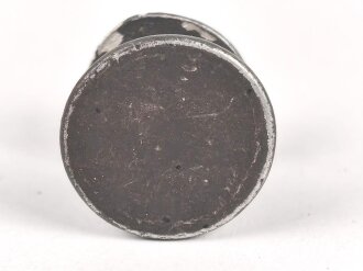 Lackierter Leichtmetallbeschlag für einen Gasmaskendosenriemen der Wehrmacht