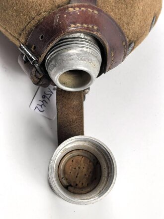 1.Weltkrieg, Feldflasche Modell 1910. Getragenes Stück, datiert 1914