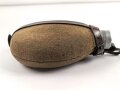 1.Weltkrieg, Feldflasche Modell 1910. Getragenes Stück, datiert 1914