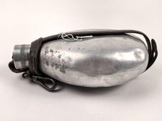 1.Weltkrieg Feldflasche . Bezug fehlt, der Schraubdeckel datiert 1908
